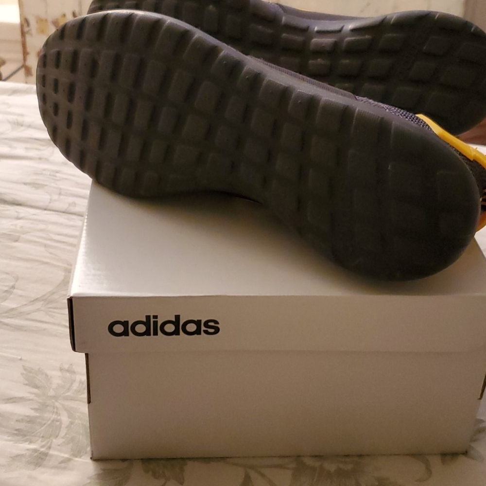 Adidas Lite Racers - Picture 4 of 5